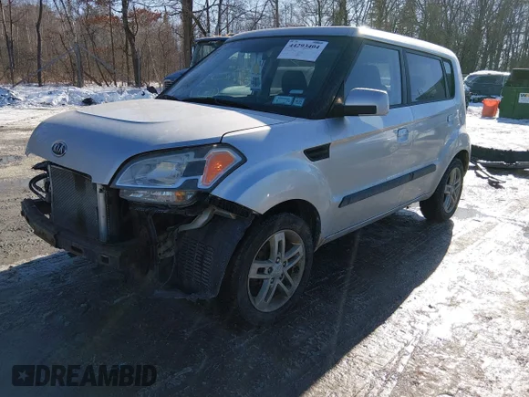 ✅ 2010 Kia Soul + • VIN: KNDJT2A2XA7077782 • Lot: 44293404. Wystawiony na IAAI z przebiegiem 150 803 mil. Bezpłatny archiwum sprzedaży aukcyjnych z USA i szczegółowy raport historii pojazdu na DreamBid. Zdjęcie 2.