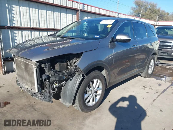 ✅ 2018 Kia Sorento L • VIN: 5XYPG4A31JG408660 • Lot: 43785022. Wystawiony na IAAI z przebiegiem 97 852 mil. Bezpłatny archiwum sprzedaży aukcyjnych z USA i szczegółowy raport historii pojazdu na DreamBid. Zdjęcie 2.