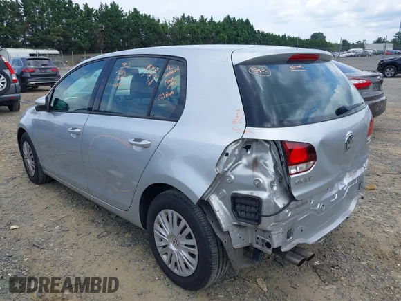 ✅ 2013 Volkswagen Golf w/Conv • VIN: WVWDB7AJ4DW096018 • Lot: 42719540. Wystawiony na IAAI z przebiegiem 91 843 mil. Bezpłatny archiwum sprzedaży aukcyjnych z USA i szczegółowy raport historii pojazdu na DreamBid. Zdjęcie 3.
