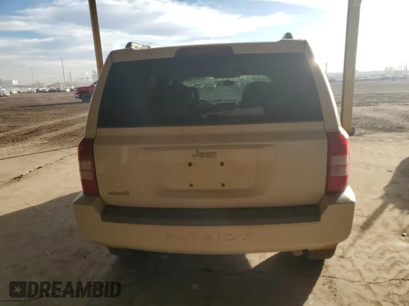 ✅ 2008 Jeep Patriot Sport • VIN: 1J8FF28W58D765960 • Lot: 81827534. Wystawiony na Copart z przebiegiem 51 586 mil. Bezpłatny archiwum sprzedaży aukcyjnych z USA i szczegółowy raport historii pojazdu na DreamBid. Zdjęcie 6.