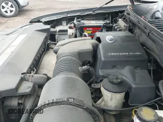 ✅ 2003 Ford Expedition Special Service • VIN: 1FMPU16L33LA42249 • Lot: 41951186. Listed on IAAI with 172,004 mi. Free auction sales archive from the USA and detailed vehicle history report at DreamBid. Image 12.