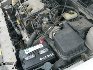 1998 Chevrolet Malibu LS z VIN 1G1NE52M2W6214314, wystawiony jako IAAI lot #41666277 z przebiegiem 84 437 mil mil oraz . Historia ofert i sprzedaży dostępna na DreamBid. Obrazek 13.