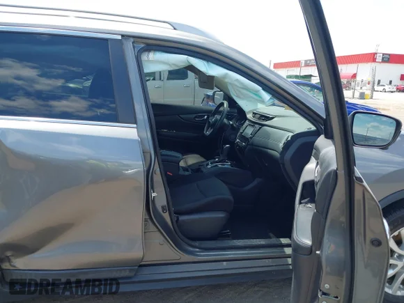 ✅ 2017 Nissan Rogue SL • VIN: 5N1AT2MT7HC896198 • Lot: 45320808. Wystawiony na IAAI z przebiegiem 183 028 mil. Bezpłatny archiwum sprzedaży aukcyjnych z USA i szczegółowy raport historii pojazdu na DreamBid. Zdjęcie 5.