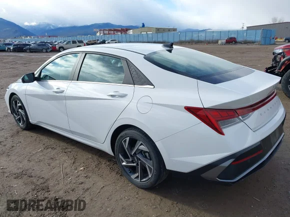 ✅ 2024 Hyundai Elantra Limited • VIN: KMHLP4DG9RU661860 • Lot: 44332334. Wystawiony na IAAI z przebiegiem 16 351 mil. Bezpłatny archiwum sprzedaży aukcyjnych z USA i szczegółowy raport historii pojazdu na DreamBid. Zdjęcie 3.