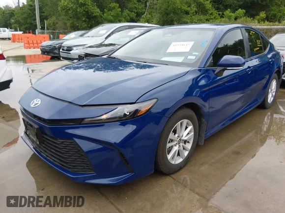 ✅ 2026 Toyota Camry SE • VIN: 4T1DAACK4TU243420 • Lot: 44934645. Wystawiony na IAAI z przebiegiem 8 551 mil. Bezpłatny archiwum sprzedaży aukcyjnych z USA i szczegółowy raport historii pojazdu na DreamBid. Zdjęcie 2.