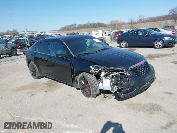 ✅ 2011 Chrysler 200 S • VIN: 1C3BC8FG8BN567201 • Lot: 44582298. Wystawiony na IAAI z przebiegiem 132 000 mil. Bezpłatny archiwum sprzedaży aukcyjnych z USA i szczegółowy raport historii pojazdu na DreamBid. Zdjęcie 1.