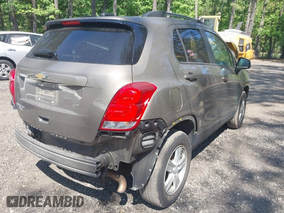 ✅ 2021 Chevrolet Trax LT • VIN: KL7CJPSM7MB364832 • Lot: 44924346. Wystawiony na IAAI z przebiegiem 80 540 mil. Bezpłatny archiwum sprzedaży aukcyjnych z USA i szczegółowy raport historii pojazdu na DreamBid. Zdjęcie 4.