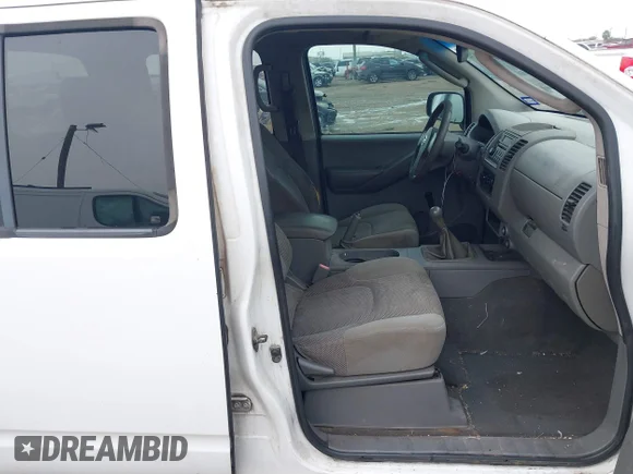 ✅ 2007 Nissan Frontier SE • VIN: 1N6AD09U57C459559 • Lot: 43948702. Wystawiony na IAAI z przebiegiem 226 795 mil. Bezpłatny archiwum sprzedaży aukcyjnych z USA i szczegółowy raport historii pojazdu na DreamBid. Zdjęcie 5.