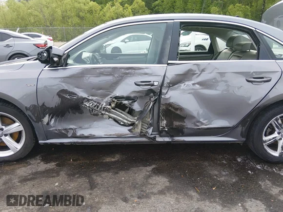 ✅ 2015 Volkswagen Passat S • VIN: 1VWAS7A32FC118510 • Лот: 44794684. Опубликован ранее на IAAI с пробегом 228 205 миль. Бесплатный доступ к архиву аукционных продаж из США и подробный отчёт об истории автомобиля на DreamBid. Изображение 6.