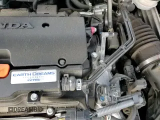 ✅ 2018 Honda Civic LX • VIN: 19XFC2F51JE041102 • Lot: 94105785. Wystawiony na Copart z przebiegiem 83 516 mil. Bezpłatny archiwum sprzedaży aukcyjnych z USA i szczegółowy raport historii pojazdu na DreamBid. Zdjęcie 16.