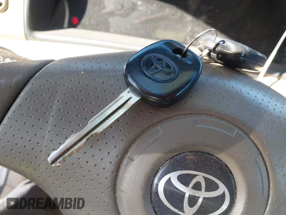 ✅ 2008 Toyota Corolla CE • VIN: 2T1BR32E18C868020 • Лот: 45208896. Опубліковано раніше на IAAI з пробігом 209 917 миль. Безкоштовний доступ до архіву аукціонних продажів зі США та докладний звіт про історію автомобіля на DreamBid. Зображення 11.