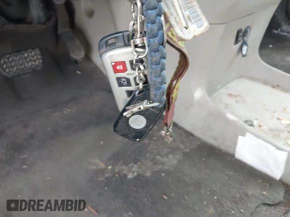 ✅ 2011 Toyota Sienna XLE • VIN: 5TDYK3DC1BS039733 • Лот: 44584117. Опубліковано раніше на IAAI з пробігом 247 665 миль. Безкоштовний доступ до архіву аукціонних продажів зі США та докладний звіт про історію автомобіля на DreamBid. Зображення 11.