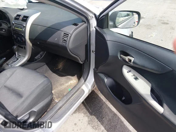 ✅ 2010 Toyota Corolla LE • VIN: 2T1BU4EE9AC433266 • Lot: 45276397. Wystawiony na IAAI z przebiegiem 146 020 mil. Bezpłatny archiwum sprzedaży aukcyjnych z USA i szczegółowy raport historii pojazdu na DreamBid. Zdjęcie 5.