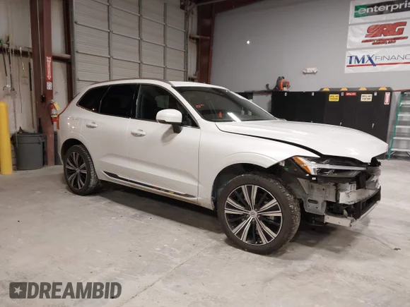 ✅ 2023 Volvo XC60 Plus Bright Theme • VIN: YV4L12DN6P1218702 • Lot: 44080713. Wystawiony na IAAI z przebiegiem 72 911 mil. Bezpłatny archiwum sprzedaży aukcyjnych z USA i szczegółowy raport historii pojazdu na DreamBid. Zdjęcie 1.