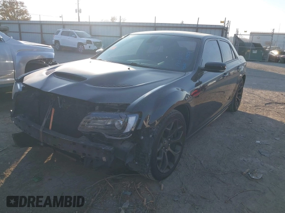 ✅ 2016 Chrysler 300 S • VIN: 2C3CCABG0GH295065 • Lot: 43703980. Wystawiony na IAAI z przebiegiem 93 989 mil. Bezpłatny archiwum sprzedaży aukcyjnych z USA i szczegółowy raport historii pojazdu na DreamBid. Zdjęcie 2.