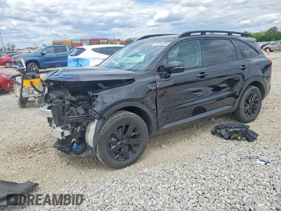 ✅ 2022 Kia Sorento X-Line S • VIN: 5XYRLDLC9NG098524 • Lot: 53703306. Wystawiony na Copart z przebiegiem 67 524 mil. Bezpłatny archiwum sprzedaży aukcyjnych z USA i szczegółowy raport historii pojazdu na DreamBid. Zdjęcie 1.