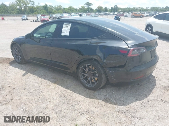 ✅ 2021 Tesla Model 3 Standard Range Plus • VIN: 5YJ3E1EA4MF087964 • Lot: 45010285. Wystawiony na IAAI z przebiegiem 134 805 mil. Bezpłatny archiwum sprzedaży aukcyjnych z USA i szczegółowy raport historii pojazdu na DreamBid. Zdjęcie 3.