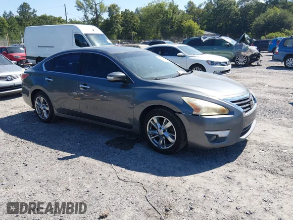✅ 2015 Nissan Altima 2.5 • VIN: 1N4AL3AP9FN349135 • Лот: 45268355. Опубліковано раніше на IAAI з пробігом 231 674 миль. Безкоштовний доступ до архіву аукціонних продажів зі США та докладний звіт про історію автомобіля на DreamBid. Зображення 1.