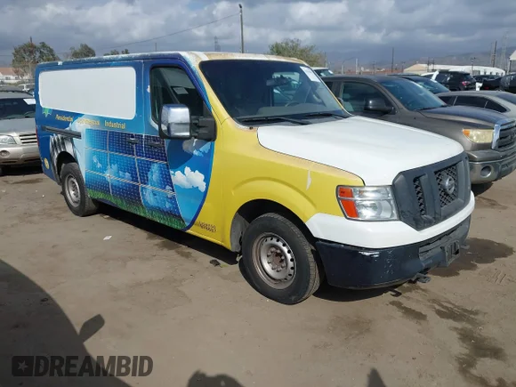 ✅ 2015 Nissan NV Cargo • VIN: 1N6AF0KX6FN805703 • Lot: 43424565. Wystawiony na IAAI z przebiegiem 195 622 mil. Bezpłatny archiwum sprzedaży aukcyjnych z USA i szczegółowy raport historii pojazdu na DreamBid. Zdjęcie 1.