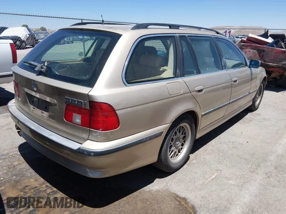 ✅ 1999 BMW 5 Series 528i • VIN: WBADP6334XBV60668 • Лот: 45166034. Опубліковано раніше на IAAI з пробігом 163 418 миль. Безкоштовний доступ до архіву аукціонних продажів зі США та докладний звіт про історію автомобіля на DreamBid. Зображення 4.