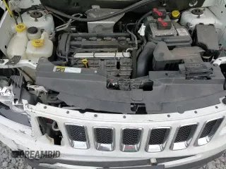 ✅ 2017 Jeep Compass Latitude • VIN: 1C4NJCEA9HD130546 • Lot: 85196025. Wystawiony na Copart z przebiegiem 145 090 mil. Bezpłatny archiwum sprzedaży aukcyjnych z USA i szczegółowy raport historii pojazdu na DreamBid. Zdjęcie 16.