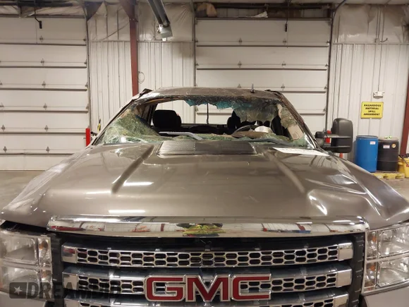 ✅ 2013 GMC Sierra 2500HD SLE • VIN: 1GT210CG9DZ247985 • Lot: 42145230. Wystawiony na IAAI z przebiegiem 113 602 mil. Bezpłatny archiwum sprzedaży aukcyjnych z USA i szczegółowy raport historii pojazdu na DreamBid. Zdjęcie 6.
