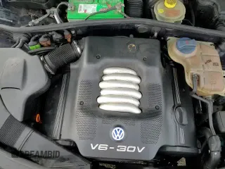 ✅ 2000 Volkswagen Passat • VIN: WVWUH23B4YE388478 • Lot: 83694644. Wystawiony na Copart z przebiegiem 109 024 mil. Bezpłatny archiwum sprzedaży aukcyjnych z USA i szczegółowy raport historii pojazdu na DreamBid. Zdjęcie 14.