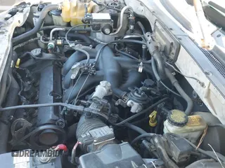 ✅ 2002 Ford Escape XLT • VIN: 1FMCU031X2KA05649 • Лот: 41714125. Опубликован ранее на IAAI с пробегом 265 596 миль. Бесплатный доступ к архиву аукционных продаж из США и подробный отчёт об истории автомобиля на DreamBid. Изображение 13.