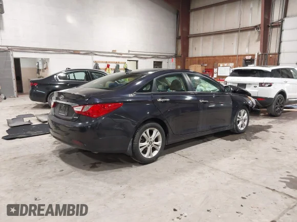 ✅ 2011 Hyundai Sonata Limited • VIN: 5NPEC4AC8BH116033 • Lot: 44219371. Wystawiony na IAAI z przebiegiem 113 826 mil. Bezpłatny archiwum sprzedaży aukcyjnych z USA i szczegółowy raport historii pojazdu na DreamBid. Zdjęcie 4.