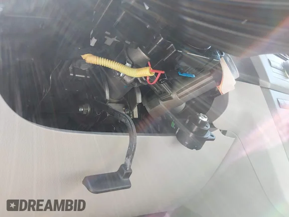 ✅ 2009 Saturn VUE XE • VIN: 3GSDL43N59S555446 • Lot: 44866080. Listed on IAAI with 200,045 mi. Free auction sales archive from the USA and detailed vehicle history report at DreamBid. Image 6.