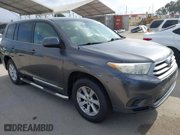 ✅ 2011 Toyota Highlander • VIN: 5TDZA3EH9BS014399 • Lot: 44899009. Listed on IAAI with 104,873 mi. Free auction sales archive from the USA and detailed vehicle history report at DreamBid. Image 1.