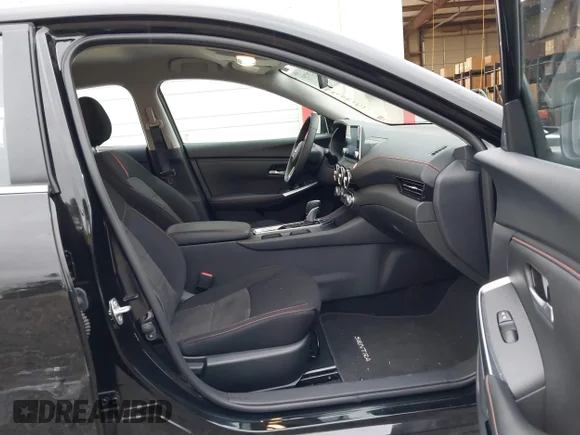 ✅ 2025 Nissan Sentra SR • VIN: 3N1AB8DVXSY367762 • Lot: 44129789. Wystawiony na IAAI z przebiegiem 10 057 mil. Bezpłatny archiwum sprzedaży aukcyjnych z USA i szczegółowy raport historii pojazdu na DreamBid. Zdjęcie 5.