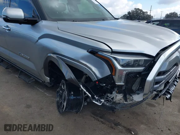 ✅ 2023 Toyota Tundra Limited • VIN: 5TFJA5DA5PX088479 • Lot: 41529314. Wystawiony na IAAI z przebiegiem 7 914 mil. Bezpłatny archiwum sprzedaży aukcyjnych z USA i szczegółowy raport historii pojazdu na DreamBid. Zdjęcie 6.
