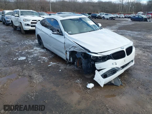 ✅ 2018 BMW 3 Series 330i xDrive • VIN: WBA8Z9C5XJB220043 • Lot: 44015489. Listed on IAAI with 91,248 mi. Free auction sales archive from the USA and detailed vehicle history report at DreamBid. Image 1.