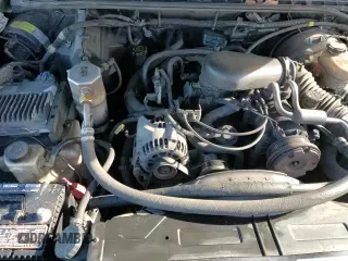 ✅ 2000 Chevrolet S-10 LS • VIN: 1GCCS14W7Y8286972 • Лот: 84642504. Опубликован ранее на Copart с пробегом 200 833 миль. Бесплатный доступ к архиву аукционных продаж из США и подробный отчёт об истории автомобиля на DreamBid. Изображение 13.