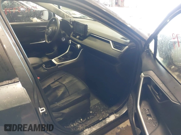 ✅ 2022 Toyota RAV4 Hybrid LE • VIN: JTMMWRFV9ND150261 • Lot: 44155979. Wystawiony na IAAI z przebiegiem 42 611 mil. Bezpłatny archiwum sprzedaży aukcyjnych z USA i szczegółowy raport historii pojazdu na DreamBid. Zdjęcie 5.