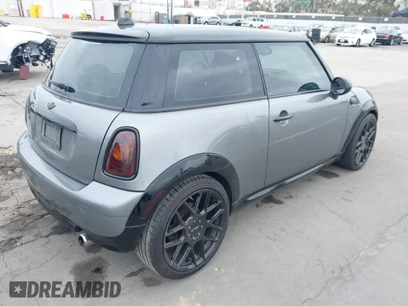 ✅ 2010 MINI Hardtop • VIN: WMWMF3C58ATZ60995 • Лот: 42454882. Опубликован ранее на IAAI с пробегом 147 607 миль. Бесплатный доступ к архиву аукционных продаж из США и подробный отчёт об истории автомобиля на DreamBid. Изображение 4.