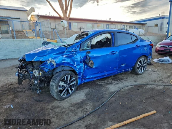 ✅ 2021 Nissan Versa SR • VIN: 3N1CN8FVXML923081 • Лот: 97178405. Опубликован ранее на Copart с пробегом Не указан. Бесплатный доступ к архиву аукционных продаж из США и подробный отчёт об истории автомобиля на DreamBid. Изображение 1.