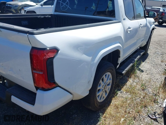 ✅ 2025 Toyota Tacoma TRD Sport • VIN: 3TMKB5FN7SM029417 • Lot: 44780655. Wystawiony na IAAI z przebiegiem 4 254 mil. Bezpłatny archiwum sprzedaży aukcyjnych z USA i szczegółowy raport historii pojazdu na DreamBid. Zdjęcie 4.