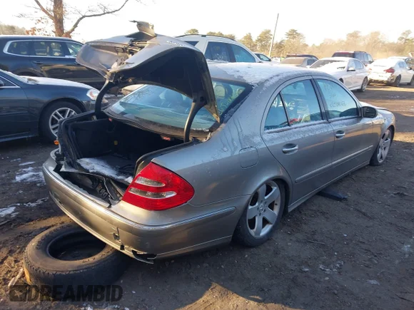 ✅ 2004 Mercedes-Benz E 500 • VIN: WDBUF83J04X163357 • Lot: 44197888. Wystawiony na IAAI z przebiegiem Nie podano. Bezpłatny archiwum sprzedaży aukcyjnych z USA i szczegółowy raport historii pojazdu na DreamBid. Zdjęcie 4.