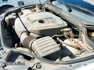 ✅ 2018 Jeep Grand Cherokee Altitude • VIN: 1C4RJEAG5JC185577 • Lot: 43305945. Wystawiony na IAAI z przebiegiem 94 087 mil. Bezpłatny archiwum sprzedaży aukcyjnych z USA i szczegółowy raport historii pojazdu na DreamBid. Zdjęcie 19.