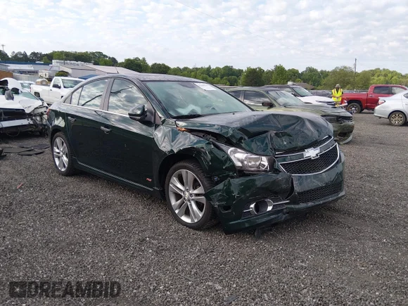 ✅ 2014 Chevrolet Cruze LTZ • VIN: 1G1PG5SB3E7232184 • Лот: 45100235. Опубліковано раніше на IAAI з пробігом 93 130 миль. Безкоштовний доступ до архіву аукціонних продажів зі США та докладний звіт про історію автомобіля на DreamBid. Зображення 1.
