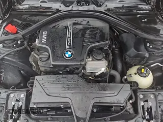 ✅ 2016 BMW 3 Series 328i • VIN: WBA8E9G54GNT43852 • Lot: 93450285. Wystawiony na Copart z przebiegiem 162 091 mil. Bezpłatny archiwum sprzedaży aukcyjnych z USA i szczegółowy raport historii pojazdu na DreamBid. Zdjęcie 14.