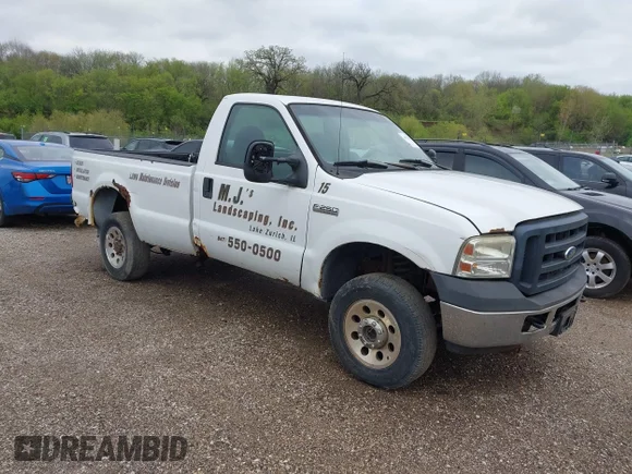 ✅ 2007 Ford F-250 XL • VIN: 1FTNF21507EB33638 • Lot: 44972005. Wystawiony na IAAI z przebiegiem 81 556 mil. Bezpłatny archiwum sprzedaży aukcyjnych z USA i szczegółowy raport historii pojazdu na DreamBid. Zdjęcie 1.