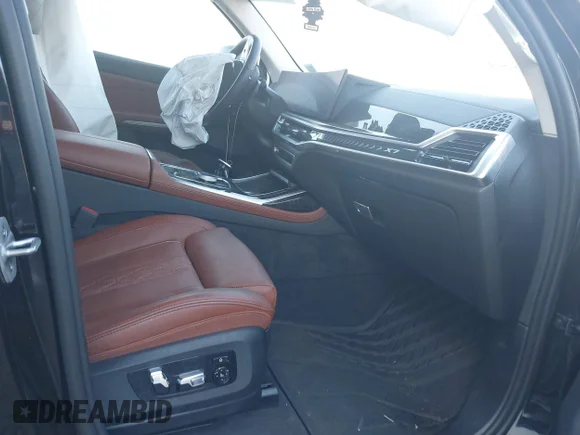 ✅ 2025 BMW X7 xDrive40i • VIN: 5UX23EM00S9W85668 • Lot: 42562856. Wystawiony na IAAI z przebiegiem 12 687 mil. Bezpłatny archiwum sprzedaży aukcyjnych z USA i szczegółowy raport historii pojazdu na DreamBid. Zdjęcie 5.