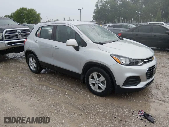 ✅ 2019 Chevrolet Trax LS • VIN: 3GNCJKSB3KL223005 • Lot: 45215213. Wystawiony na IAAI z przebiegiem 135 225 mil. Bezpłatny archiwum sprzedaży aukcyjnych z USA i szczegółowy raport historii pojazdu na DreamBid. Zdjęcie 1.