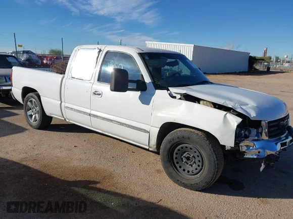 ✅ 2005 GMC Sierra 1500 SLE • VIN: 1GTEC19V45Z354821 • Lot: 43775921. Listed on IAAI with 181,378 mi. Free auction sales archive from the USA and detailed vehicle history report at DreamBid. Image 1.