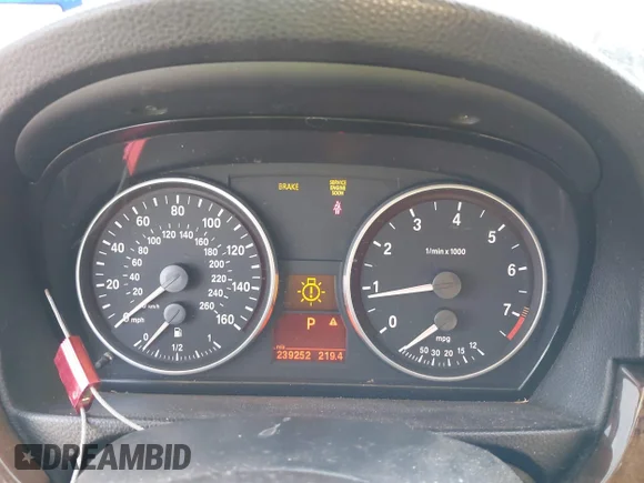 ✅ 2007 BMW 3 Series 328i • VIN: WBAVA33527KX77500 • Lot: 41469734. Wystawiony na IAAI z przebiegiem 239 252 mil. Bezpłatny archiwum sprzedaży aukcyjnych z USA i szczegółowy raport historii pojazdu na DreamBid. Zdjęcie 7.