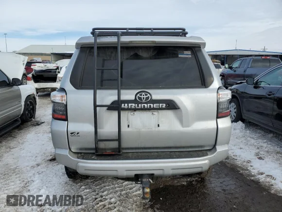 ✅ 2018 Toyota 4Runner SR5 • VIN: JTEBU5JR1J5534082 • Лот: 38249993. Опубликован ранее на Copart с пробегом 96 145 миль. Бесплатный доступ к архиву аукционных продаж из США и подробный отчёт об истории автомобиля на DreamBid. Изображение 6.