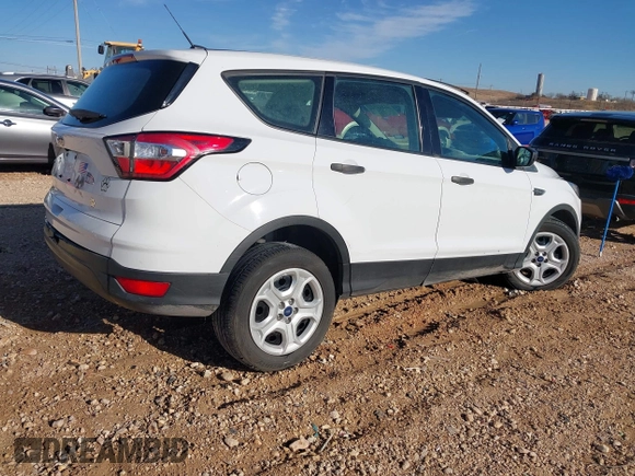 ✅ 2018 Ford Escape S • VIN: 1FMCU0F7XJUD04318 • Lot: 44191766. Wystawiony na IAAI z przebiegiem 53 662 mil. Bezpłatny archiwum sprzedaży aukcyjnych z USA i szczegółowy raport historii pojazdu na DreamBid. Zdjęcie 4.